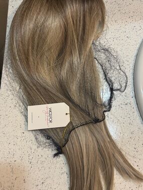 NWT Wigs for Every Woman MARGARET GLAZED BLONDE